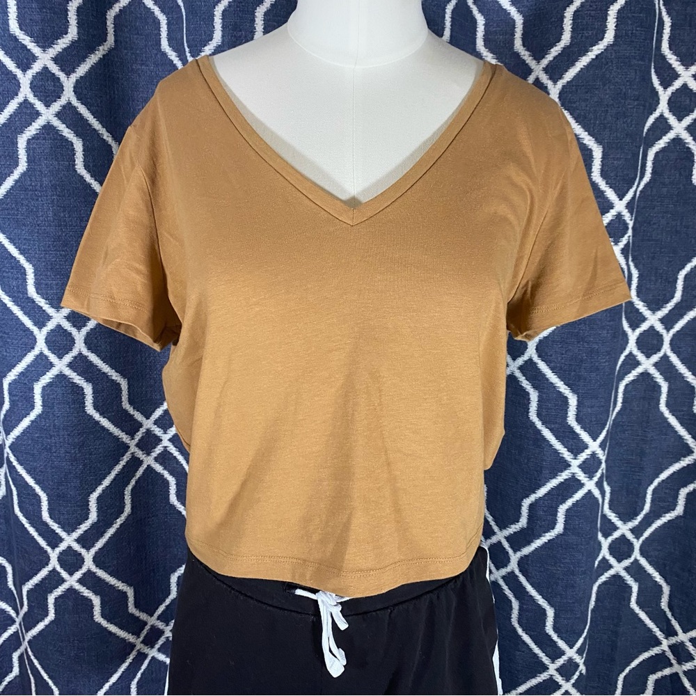 Crop Top - Picture 3 of 4